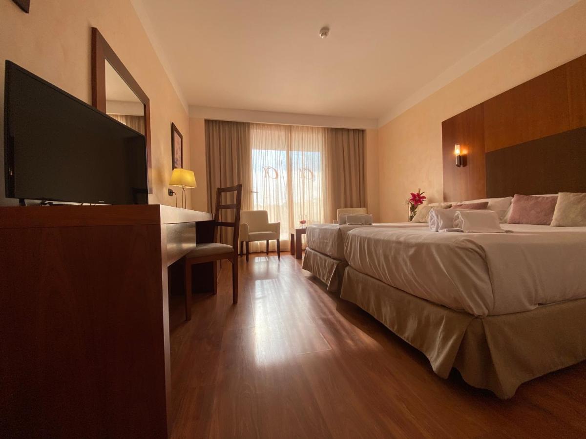 Hotel Montera Plaza Лос-Барріос Екстер'єр фото