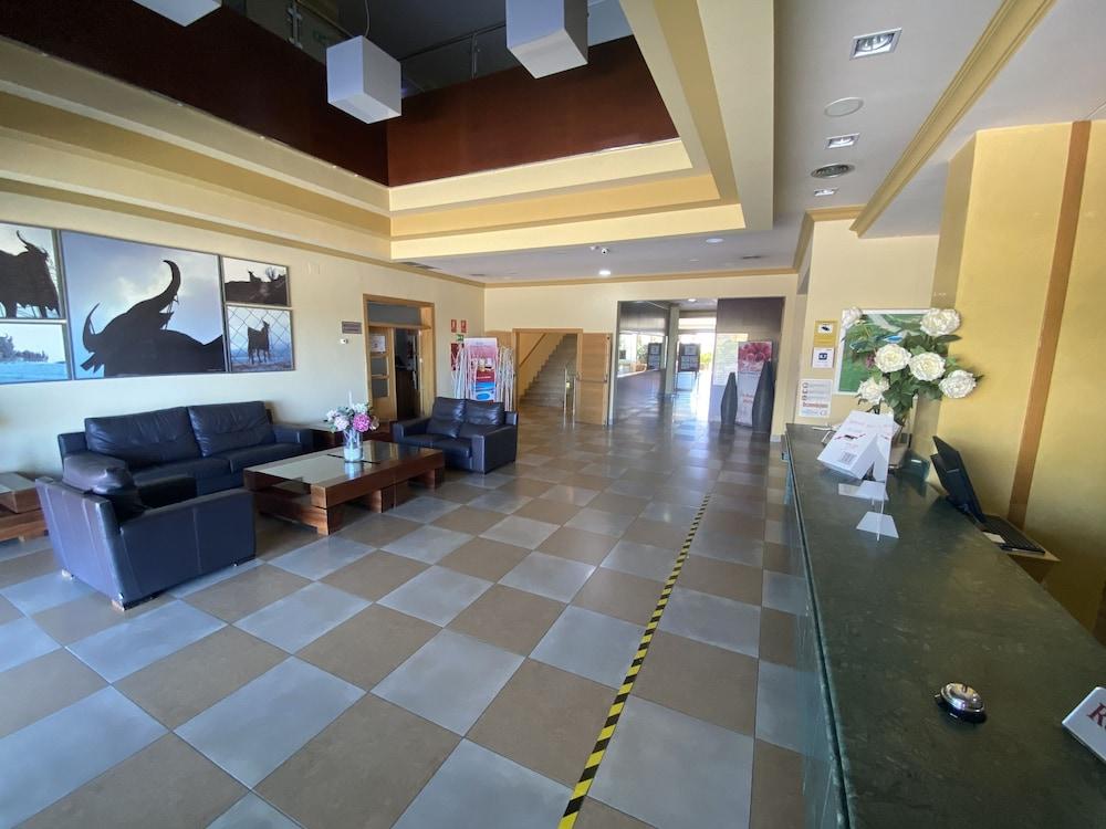 Hotel Montera Plaza Лос-Барріос Екстер'єр фото