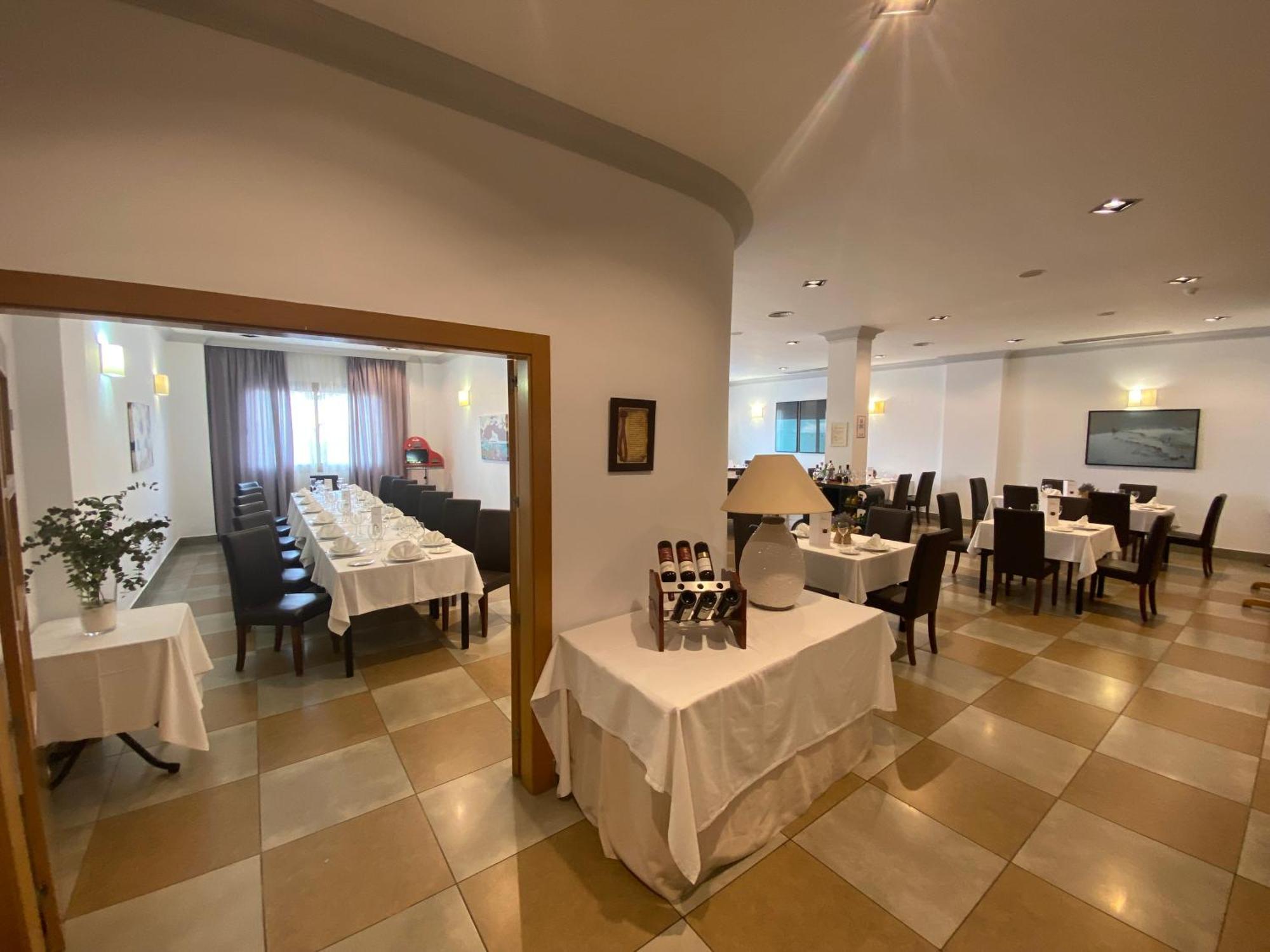 Hotel Montera Plaza Лос-Барріос Екстер'єр фото