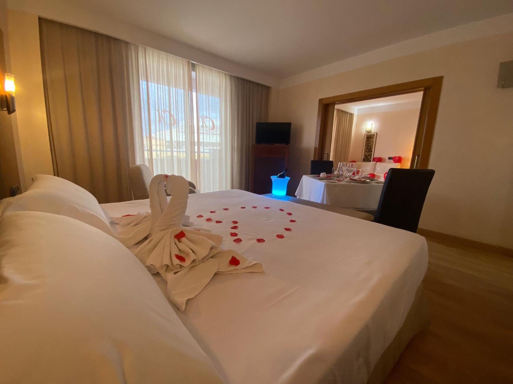 Hotel Montera Plaza Лос-Барріос Екстер'єр фото